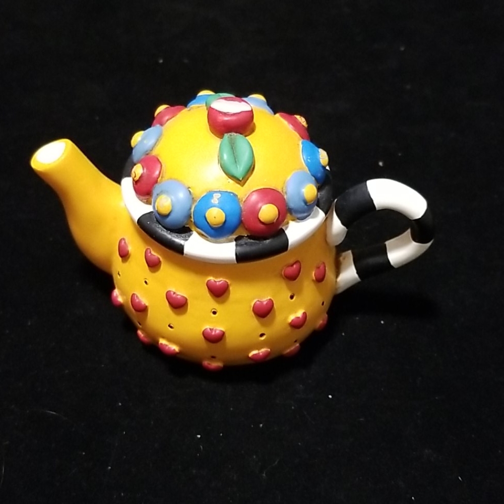 Mary Engelbreit, "Tiny Hearts" teapot